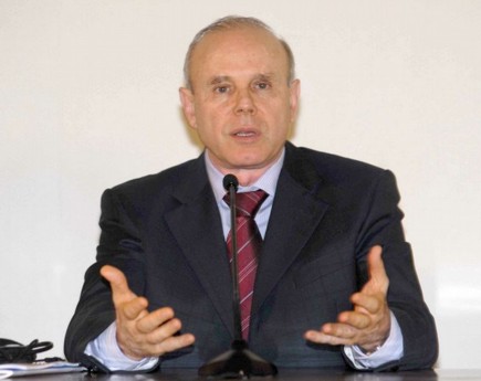 Imagem da notícia GOVERNO PREPARA MAIS CORTES NO ORÇAMENTO 